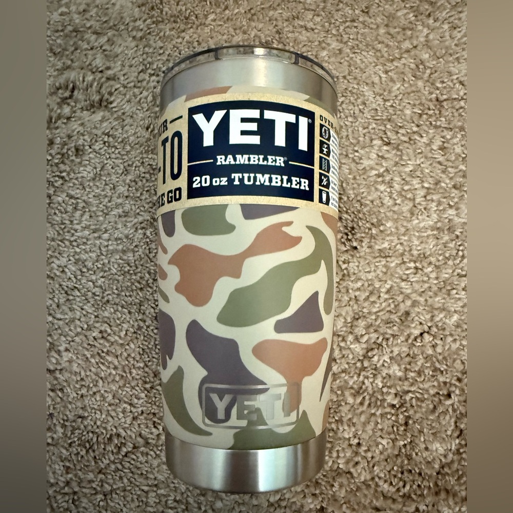 YETI Rambler 20 oz Tumbler - Tan Camo